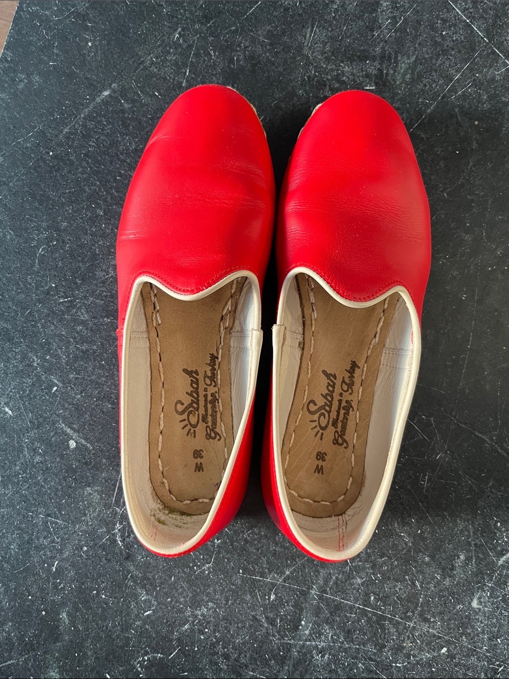 Sabah Red Leather Flats
